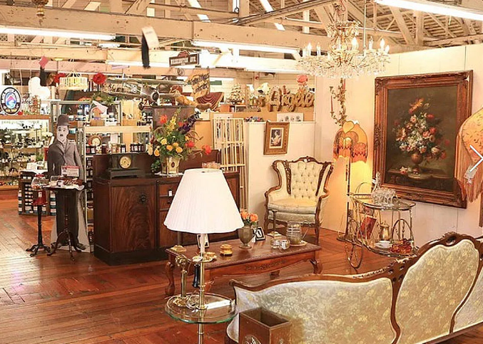 auction houses specialising in vintage chandeliers near 90804